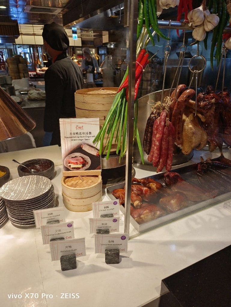 【台北吃到飽】香格里拉遠企CAFE平日午餐，秋蟹季開跑囉！20220923