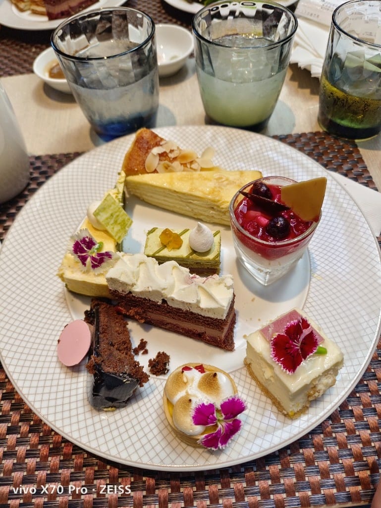 【台北吃到飽】香格里拉遠企CAFE平日午餐，秋蟹季開跑囉！20220923