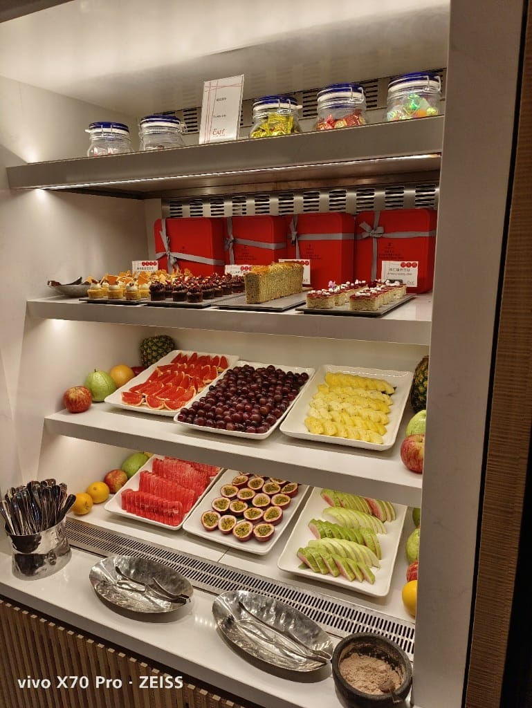 【台北吃到飽】香格里拉遠企CAFE平日午餐，秋蟹季開跑囉！20220923