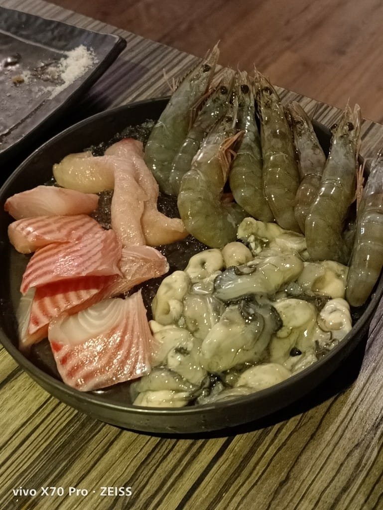 【台北吃到飽】狂野麻神麻辣火鍋，有現煎牛排的麻辣鍋吃到飽耶！