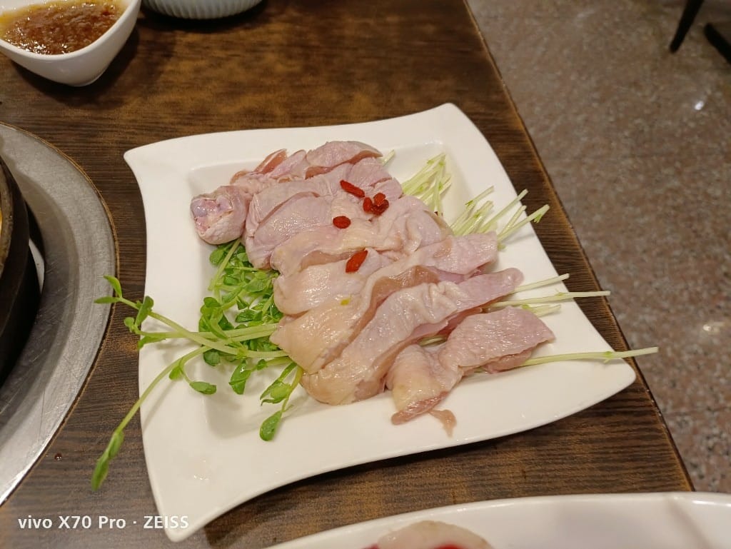 【新莊美食】 喜園火鍋新莊幸福店，食材新鮮又美味的火鍋店