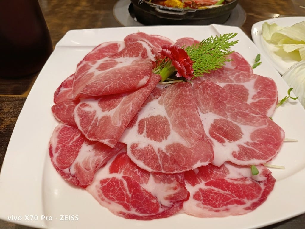【新莊美食】 喜園火鍋新莊幸福店，食材新鮮又美味的火鍋店