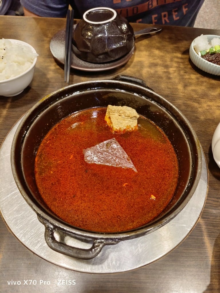 【新莊美食】 喜園火鍋新莊幸福店，食材新鮮又美味的火鍋店