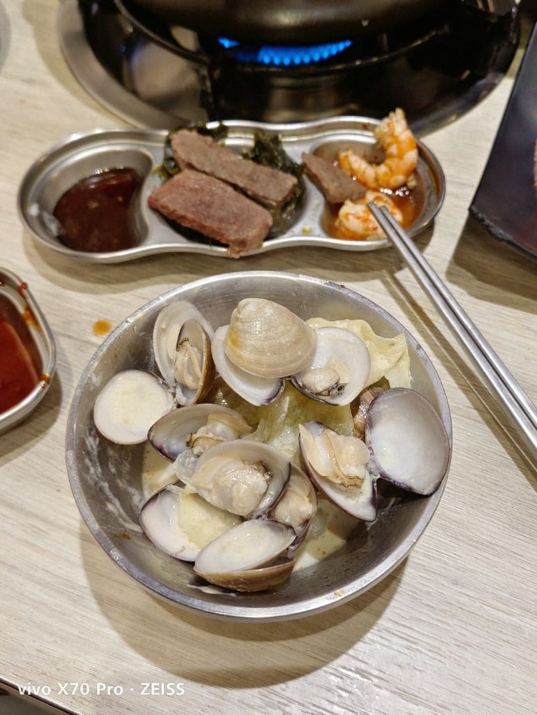 【新莊吃到飽】 韓哥哥銅盤烤肉4訪，久久沒吃會想念的銅盤烤肉和牛奶鍋❤️