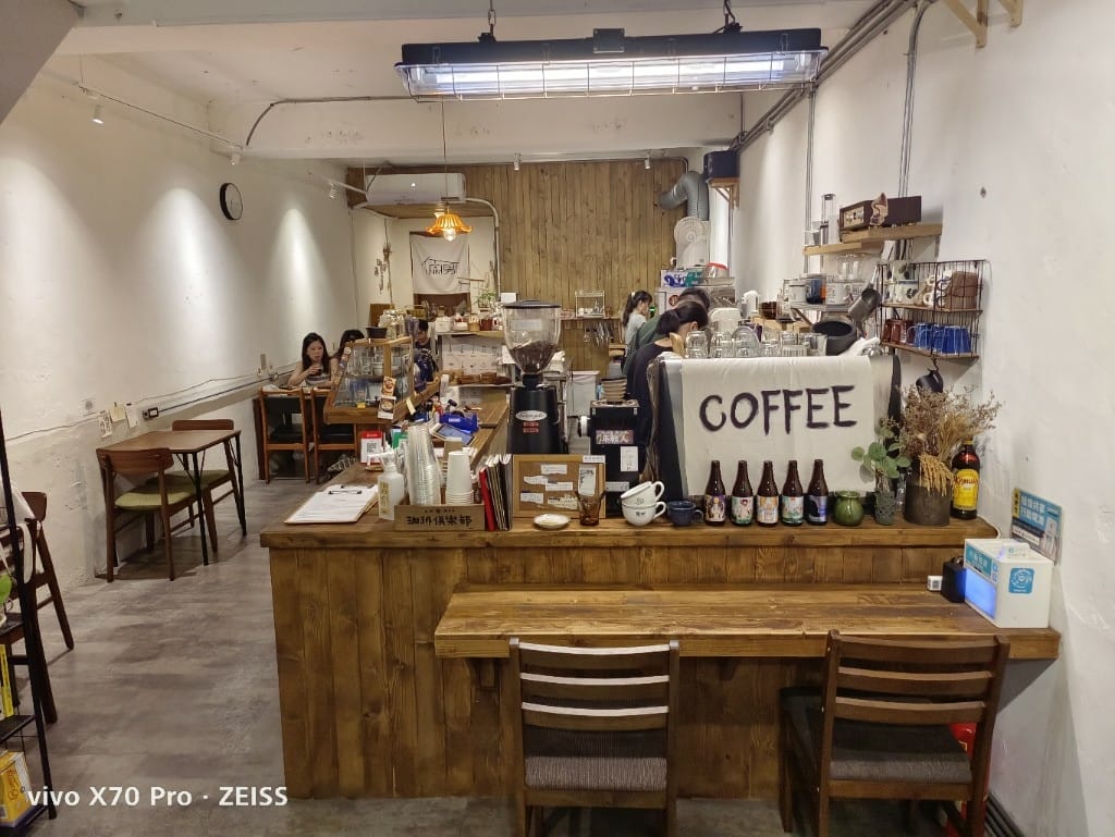 【台北美食】倆男咖啡室，有美味咖哩飯及甜點的巷弄咖啡館❤️