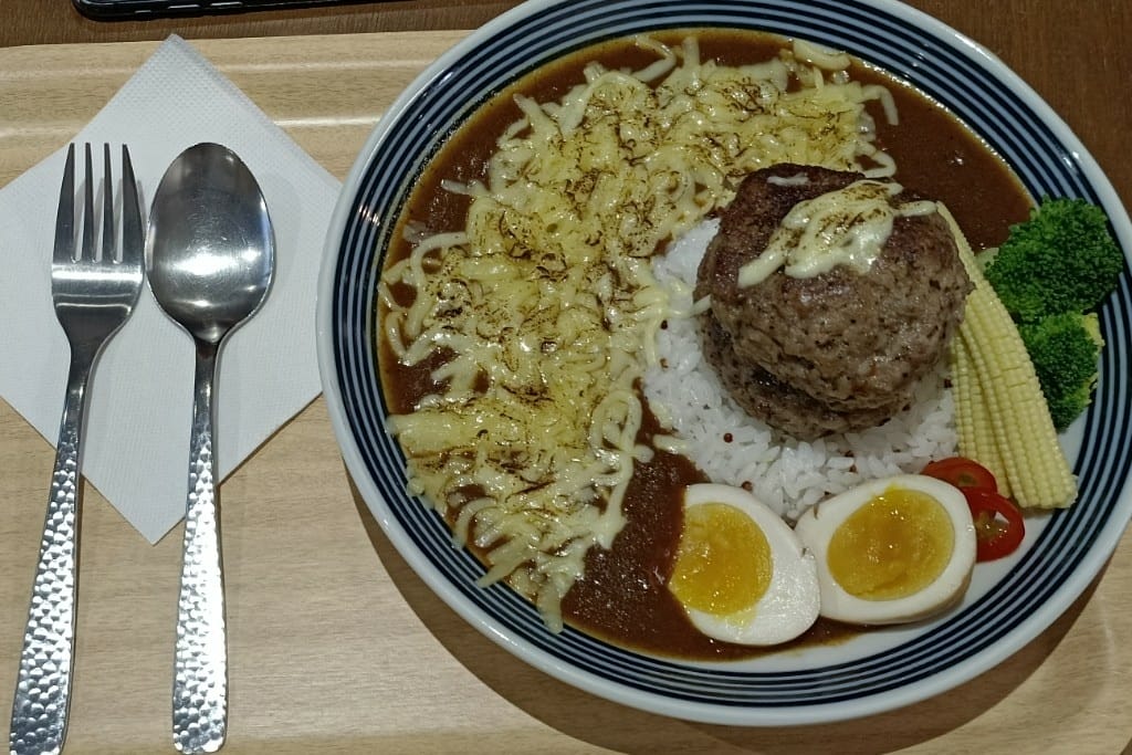 【台北美食】倆男咖啡室，有美味咖哩飯及甜點的巷弄咖啡館❤️