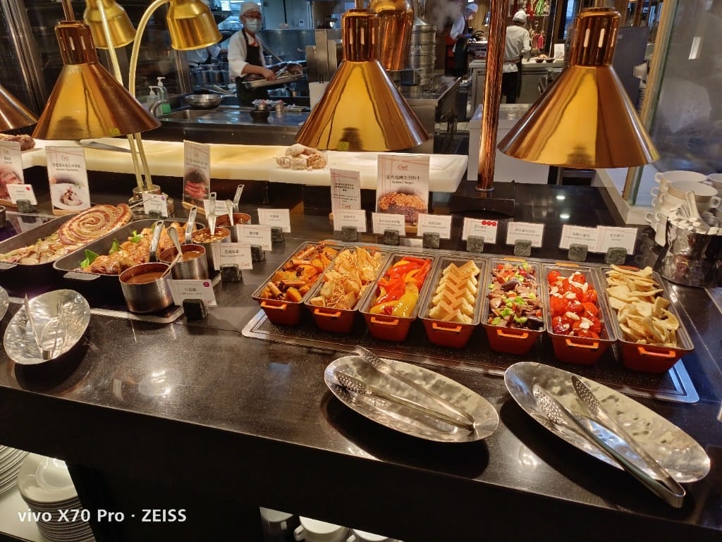 【台北吃到飽】香格里拉遠企CAFE7訪，平日午餐買一送一