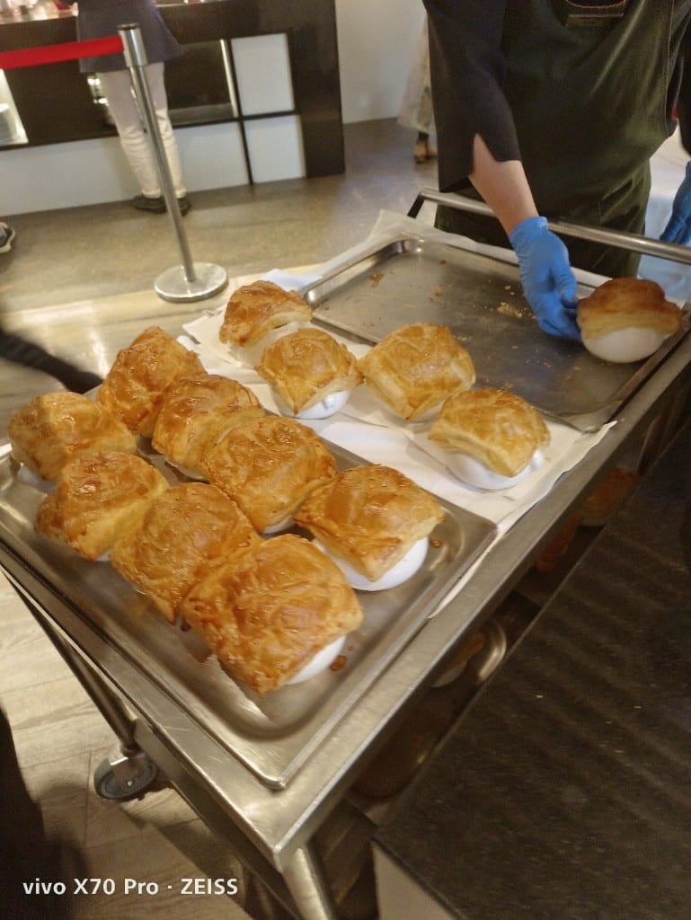 【台北吃到飽】香格里拉遠企CAFE7訪，平日午餐買一送一