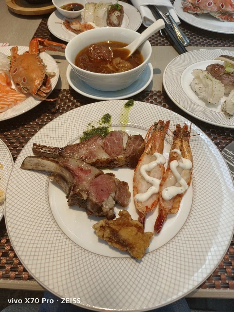 【台北吃到飽】香格里拉遠企CAFE7訪，平日午餐買一送一
