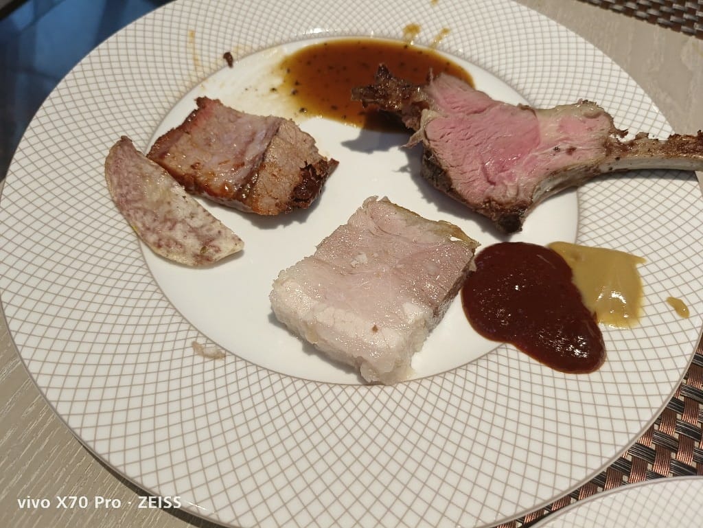 【台北吃到飽】香格里拉遠企CAFE7訪，平日午餐買一送一