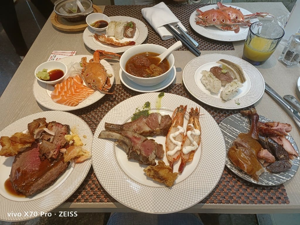 【台北吃到飽】香格里拉遠企CAFE7訪，平日午餐買一送一