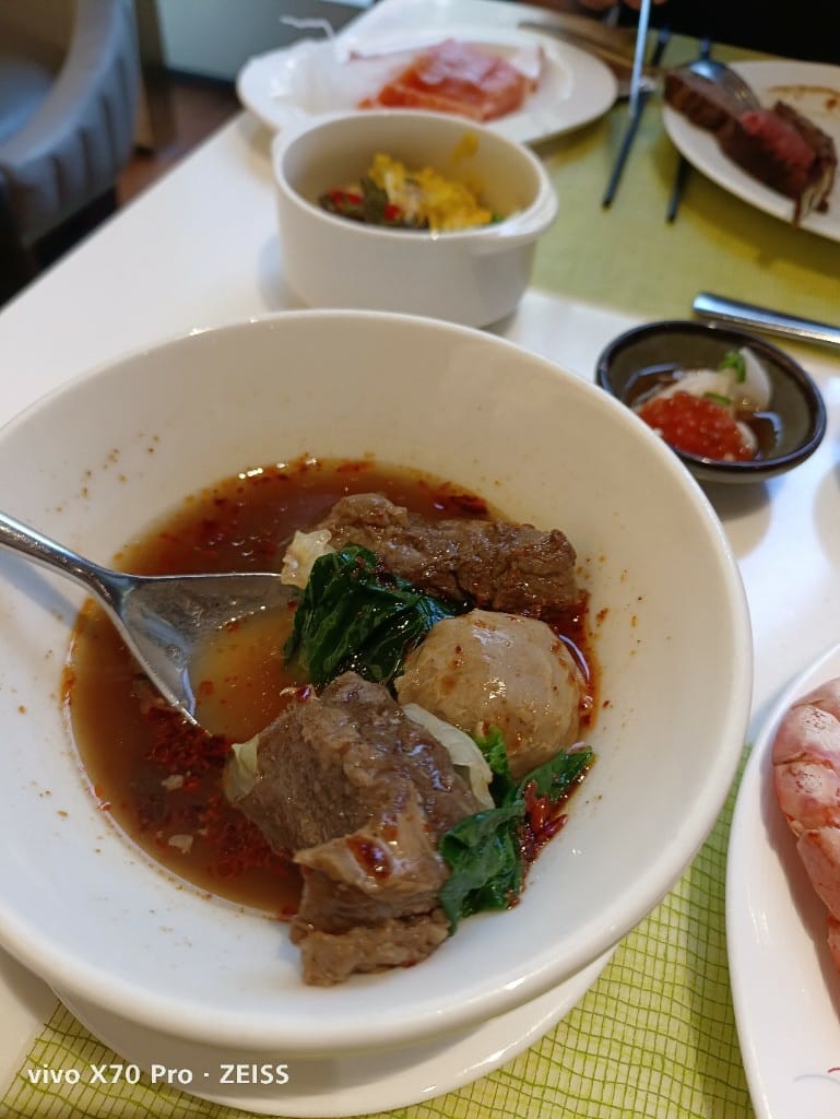 【台北吃到飽】美福彩匯午餐17訪，金卡會員買一送一