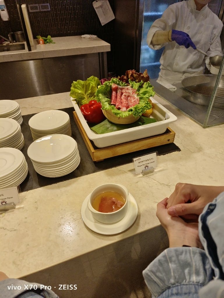 【台北吃到飽】美福彩匯午餐17訪，金卡會員買一送一
