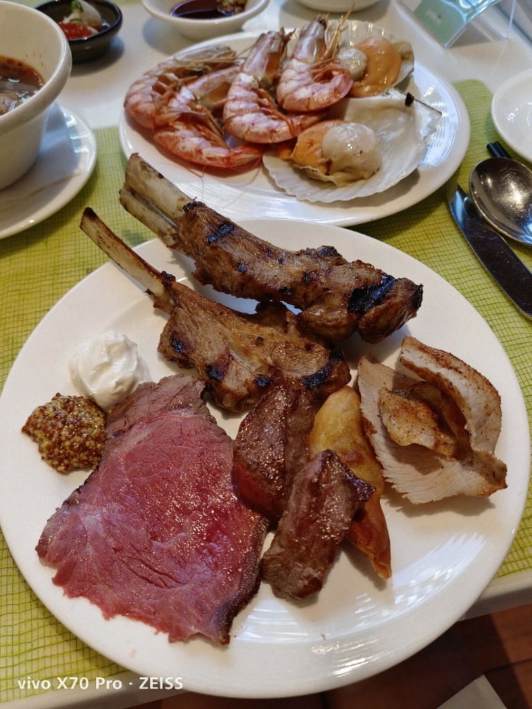 【台北吃到飽】美福彩匯午餐17訪，金卡會員買一送一