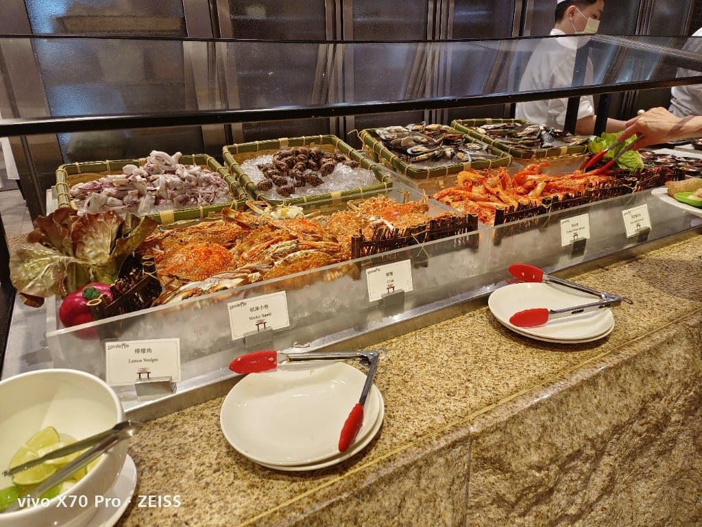 【台北吃到飽】美福彩匯午餐17訪，金卡會員買一送一