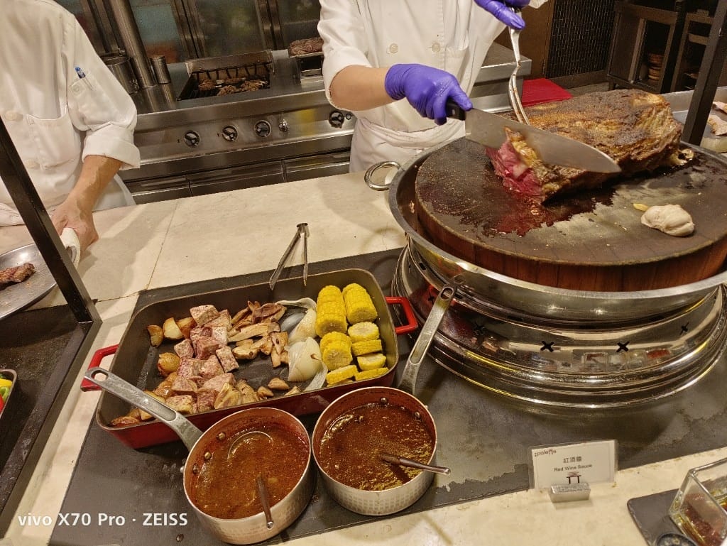 【台北吃到飽】美福彩匯午餐17訪，金卡會員買一送一