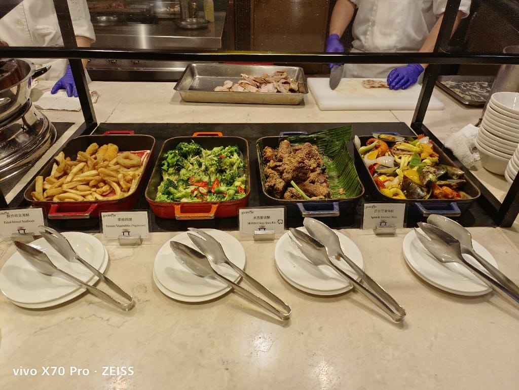【台北吃到飽】美福彩匯午餐17訪，金卡會員買一送一