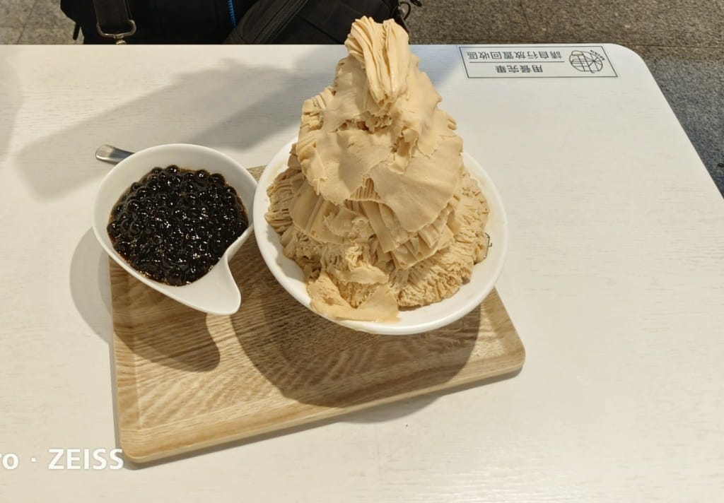 【新莊美食】何家甜品鋪剉冰雪花冰，料好實在又不甜膩的雪花冰