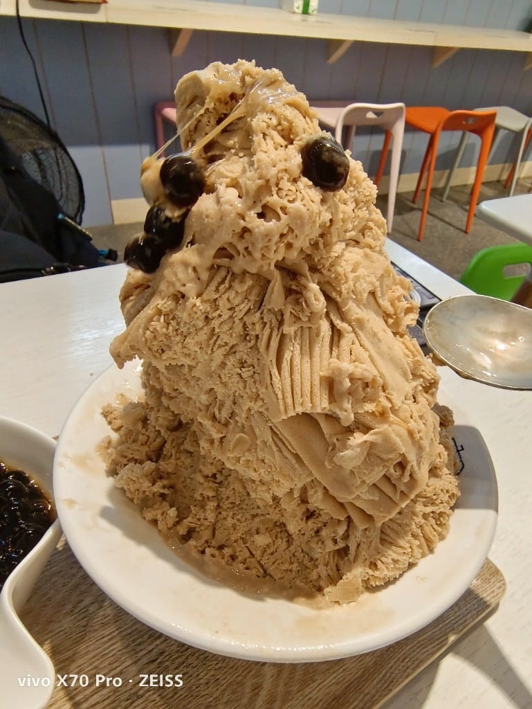 【新莊美食】何家甜品鋪剉冰雪花冰，料好實在又不甜膩的雪花冰