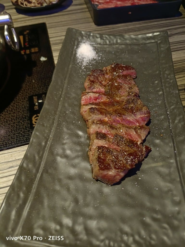 【台北吃到飽】狂野麻神麻辣火鍋2訪，有現煎牛排的麻辣鍋吃到飽耶！