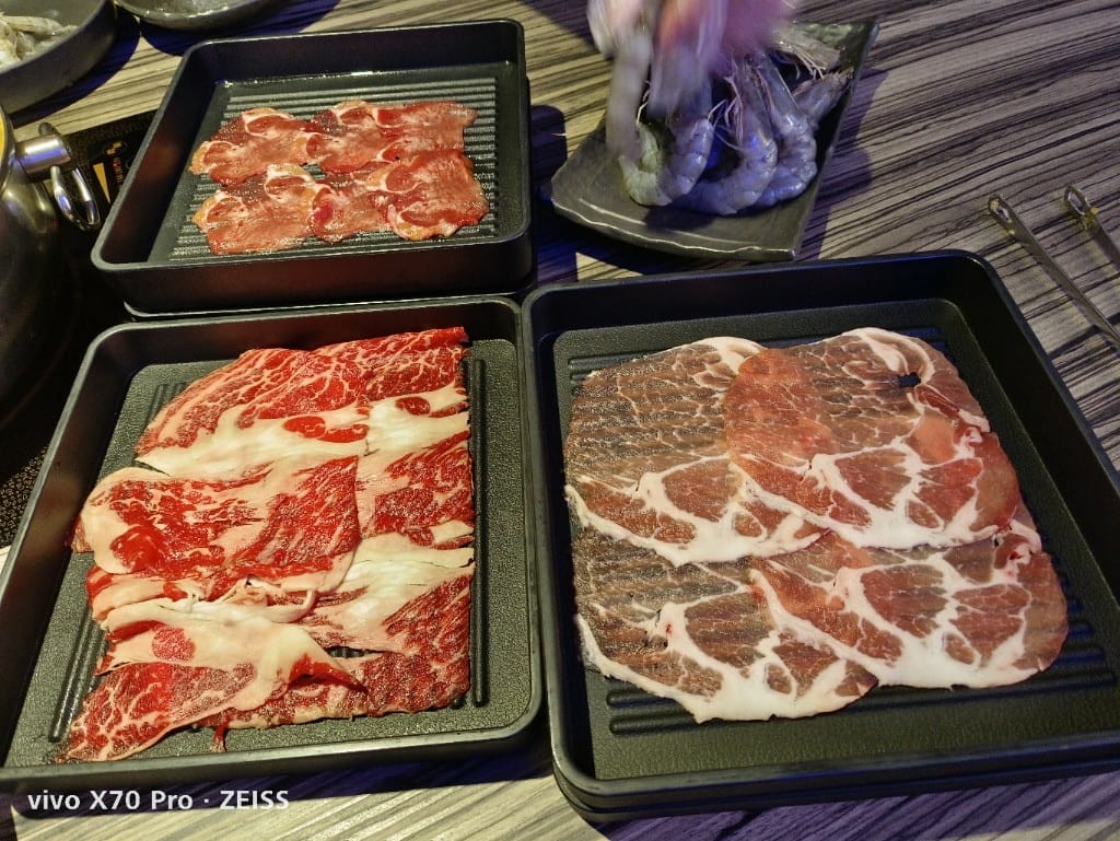 【台北吃到飽】狂野麻神麻辣火鍋2訪，有現煎牛排的麻辣鍋吃到飽耶！