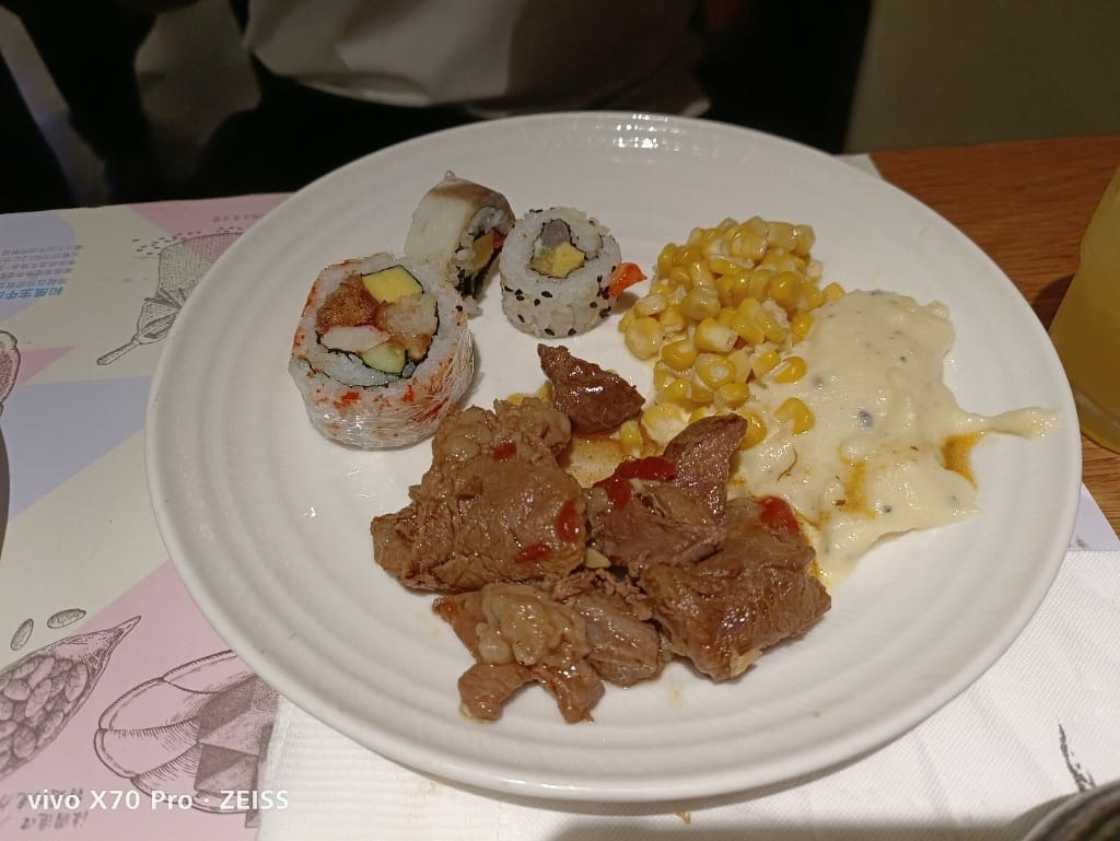 【板橋吃到飽】饗食天堂板橋店，平日午餐😸