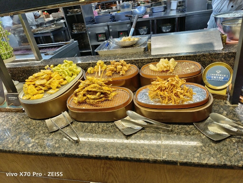 【板橋吃到飽】饗食天堂板橋店，平日午餐😸