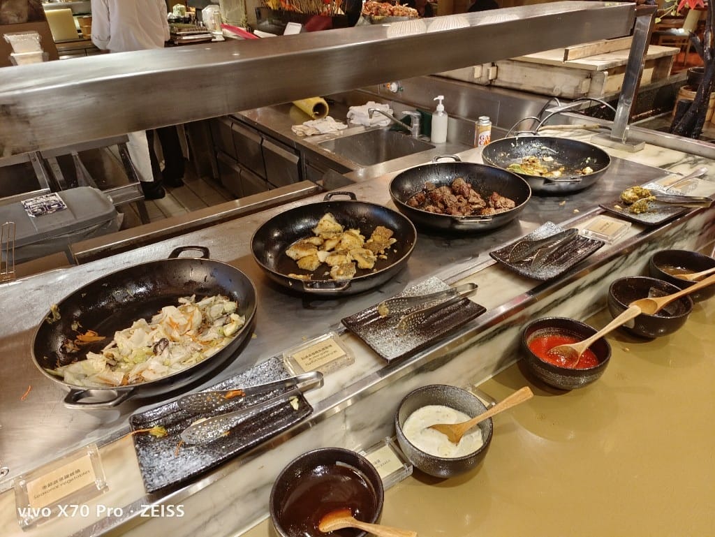 【台北吃到飽】 君悅酒店彩日本料理，純日料吃到飽，HSBC買一送一哦！