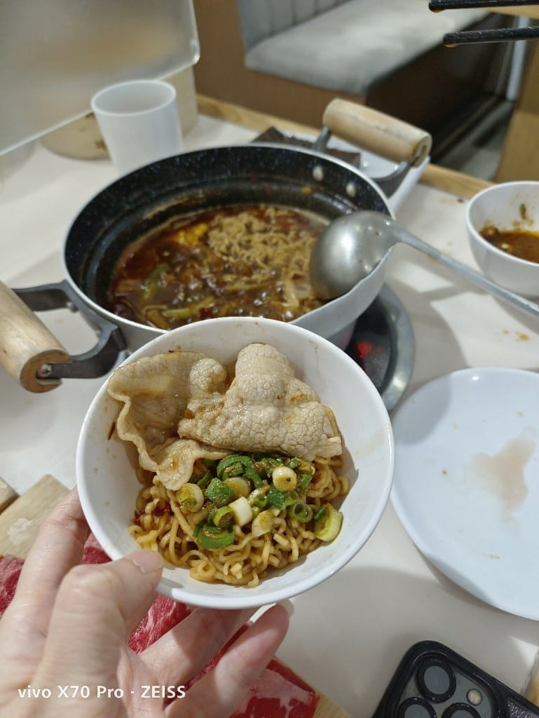 【新莊美食】 柒囍火鍋公司，網美風火鍋店！