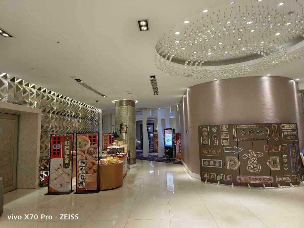 【新北吃到飽】晶宴會館-中和館，買一送一只要$330😸