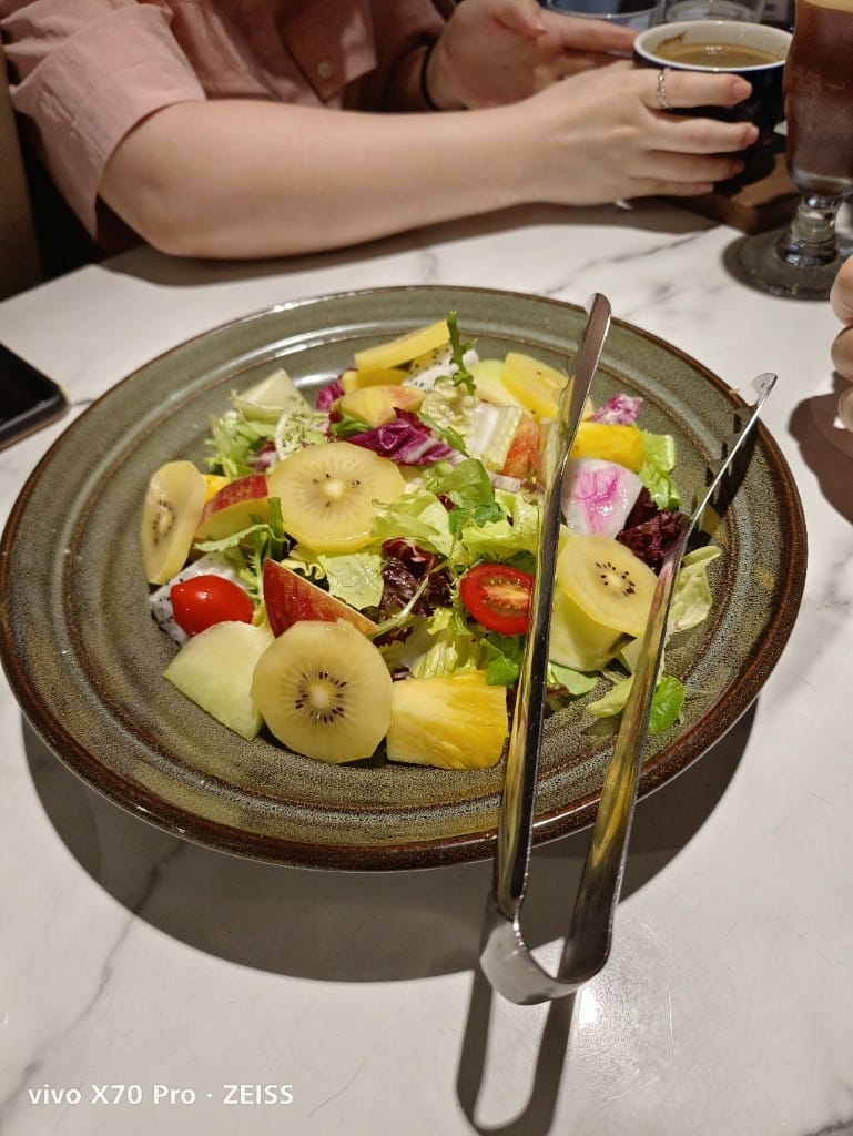【新莊美食】布納咖啡，餐點也美味的網美咖啡館！