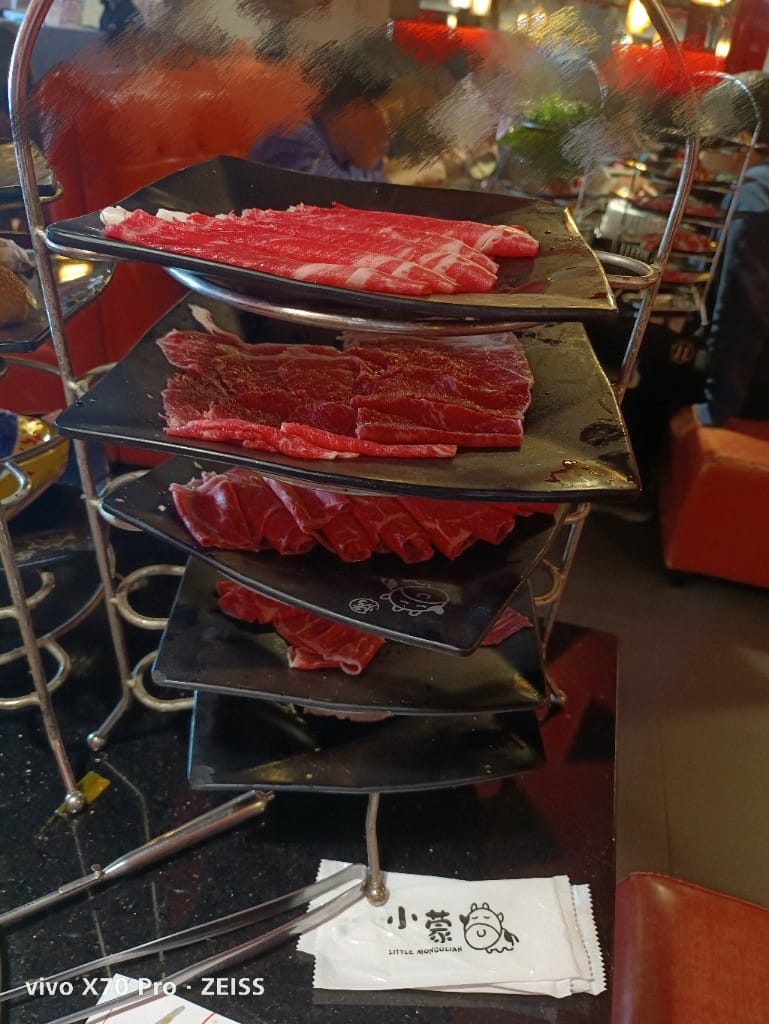 【新莊吃到飽】小蒙牛頂級麻辣養生鍋,平價湯頭好的火鍋吃到飽❤️ - 第11張圖 【新莊吃到飽】小蒙牛頂級麻辣養生鍋,平價湯頭好的火鍋吃到飽❤️