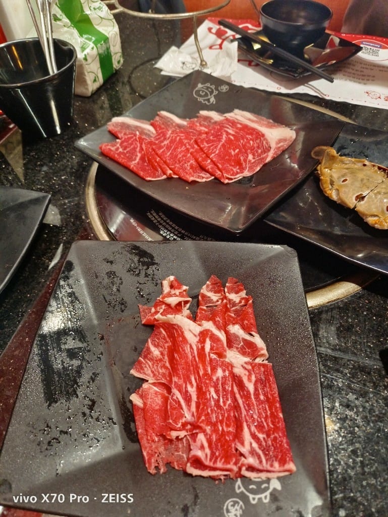 【新莊吃到飽】小蒙牛頂級麻辣養生鍋,平價湯頭好的火鍋吃到飽❤️ - 第9張圖 【新莊吃到飽】小蒙牛頂級麻辣養生鍋,平價湯頭好的火鍋吃到飽❤️