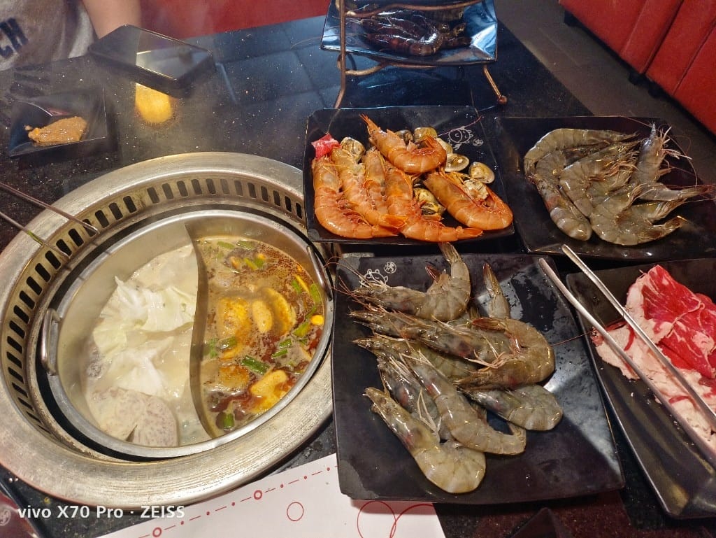 【新莊吃到飽】小蒙牛頂級麻辣養生鍋,平價湯頭好的火鍋吃到飽❤️ - 第6張圖 【新莊吃到飽】小蒙牛頂級麻辣養生鍋,平價湯頭好的火鍋吃到飽❤️