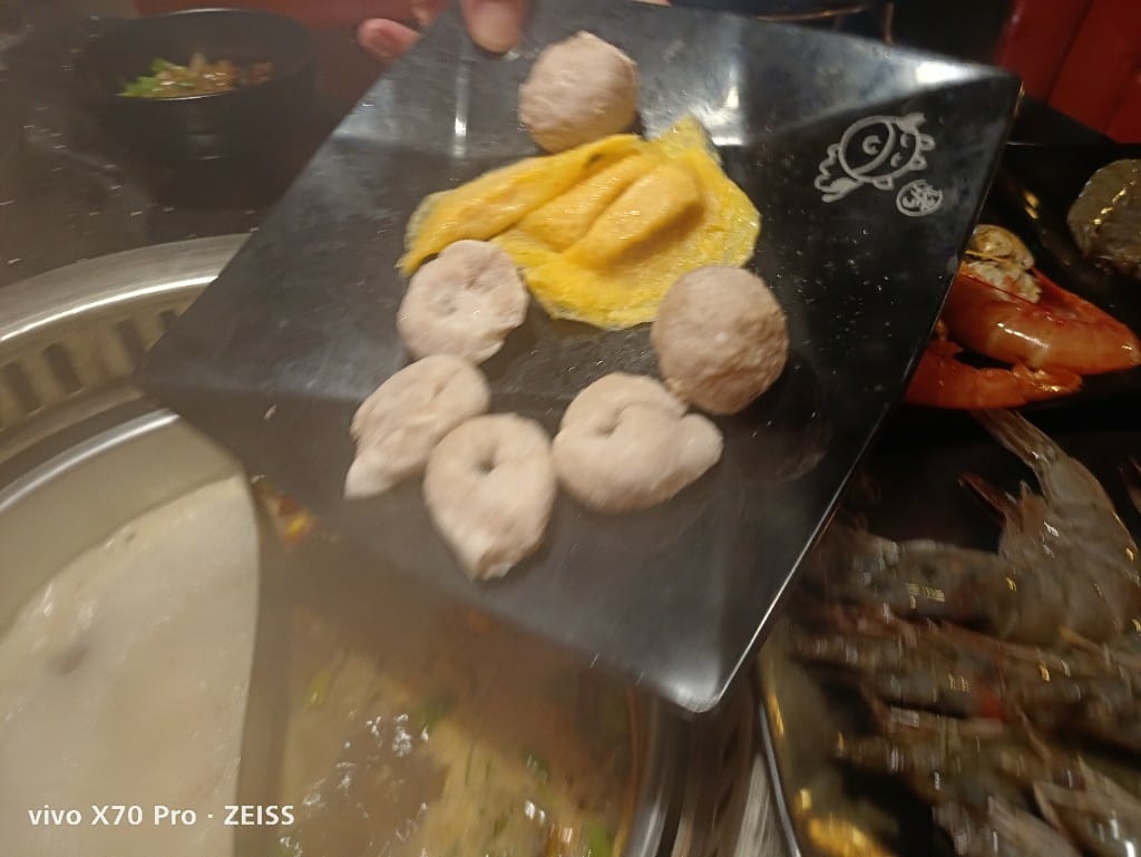 【新莊吃到飽】小蒙牛頂級麻辣養生鍋,平價湯頭好的火鍋吃到飽❤️ - 第15張圖 【新莊吃到飽】小蒙牛頂級麻辣養生鍋,平價湯頭好的火鍋吃到飽❤️