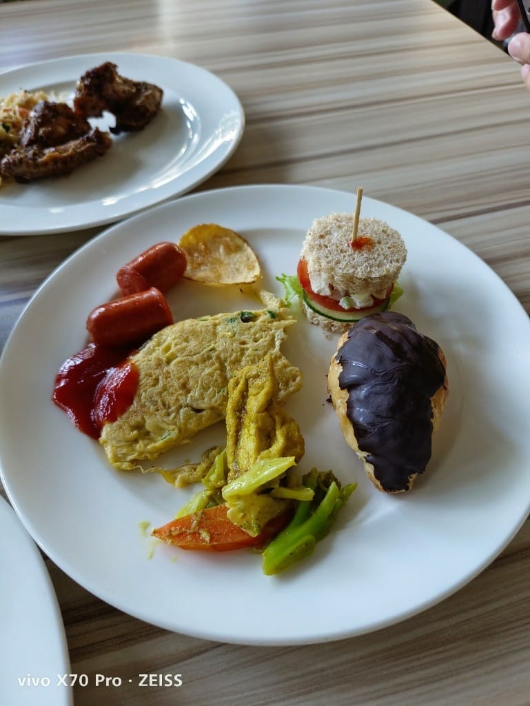 【峇里島住宿】伍拉賴機場希爾頓花園飯店，離機場不用十分鐘車程哦！