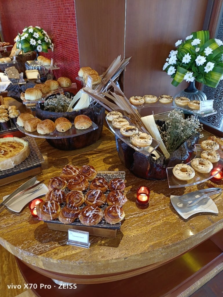 【峇里島美食】瑞吉酒店Boneka早餐