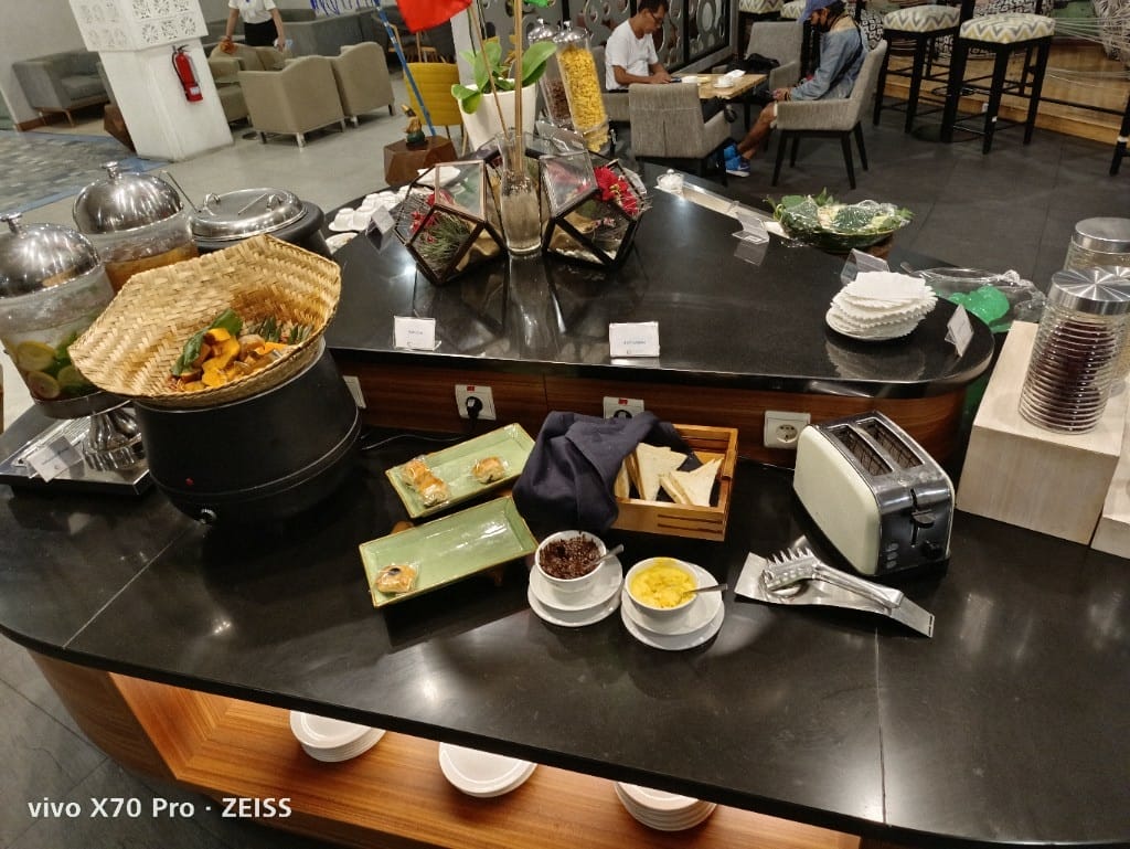 【印尼美食】蘇加諾哈達國際線貴賓室PlazaPremiumLounge & 拉萊伊國內線貴賓室ConcordiaLounge