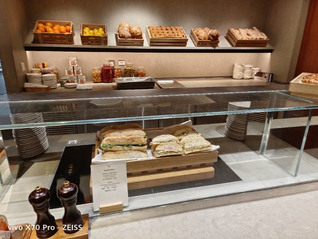 【香港美食】國泰航空玉衡堂貴賓室 & 大通銀行藍寶石貴賓室