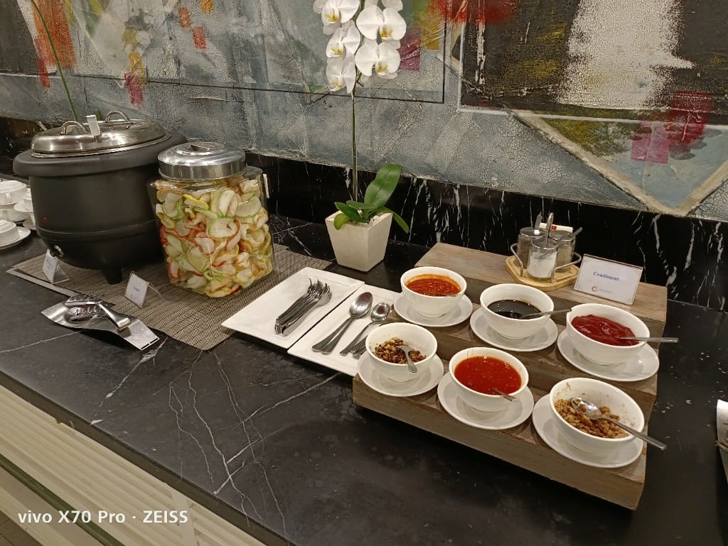 【印尼美食】蘇加諾哈達國際線貴賓室PlazaPremiumLounge & 拉萊伊國內線貴賓室ConcordiaLounge