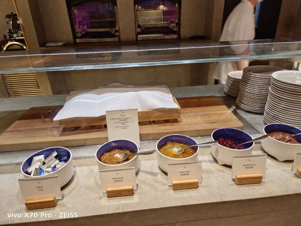 【香港美食】國泰航空玉衡堂貴賓室 & 大通銀行藍寶石貴賓室