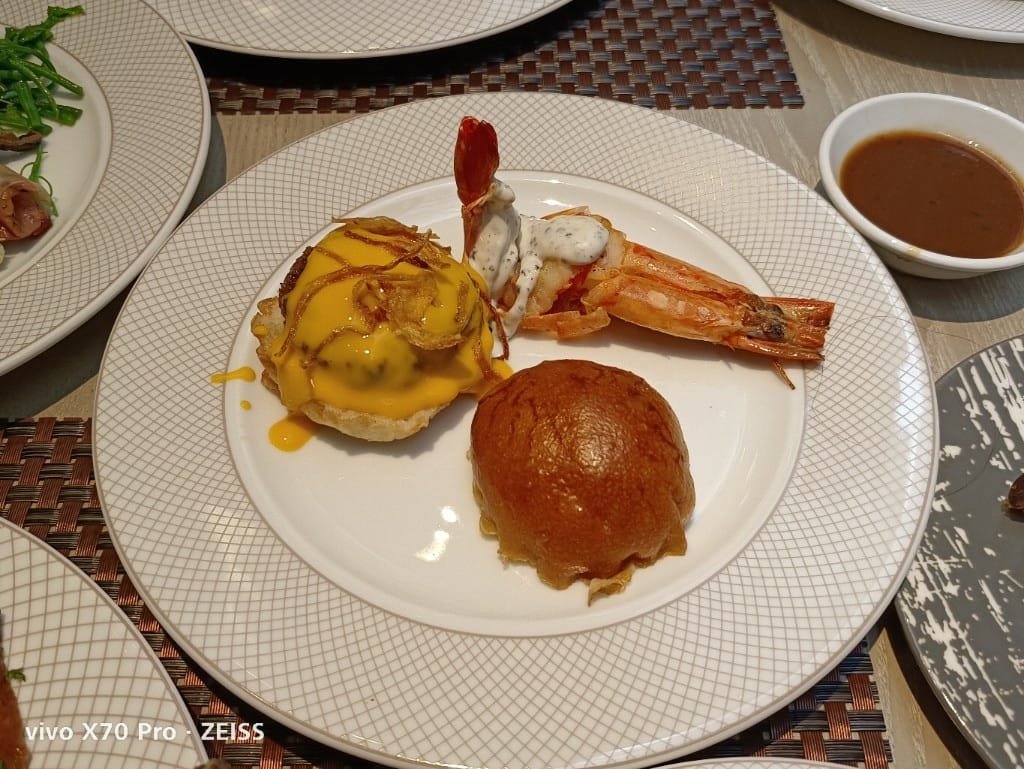 【台北吃到飽】香格里拉遠企CAFE8訪，平日午餐買一送一