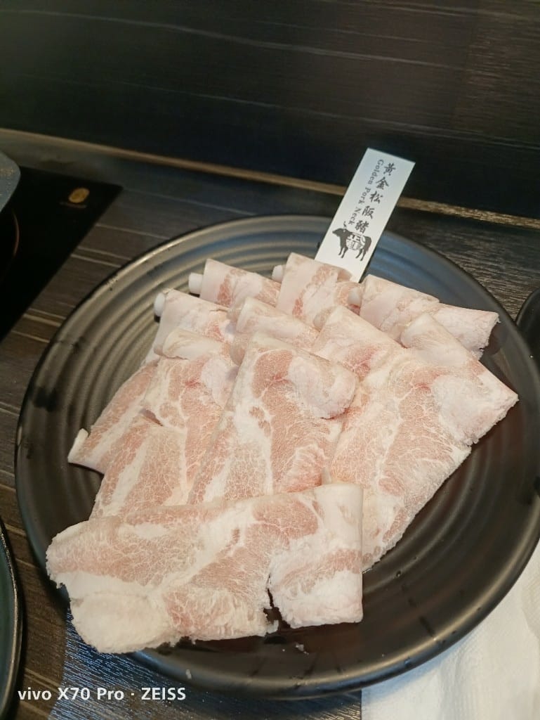 【新莊吃到飽】 武鶴個人鍋(新莊加盟店)，來試試和牛自由！