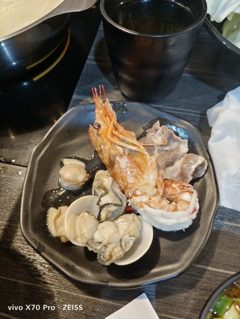 【新莊吃到飽】 武鶴個人鍋(新莊加盟店)，來試試和牛自由！
