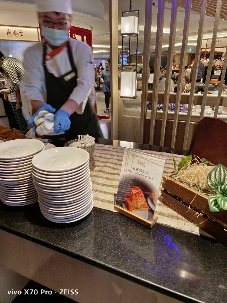 【台北吃到飽】香格里拉遠企CAFE8訪，平日午餐買一送一