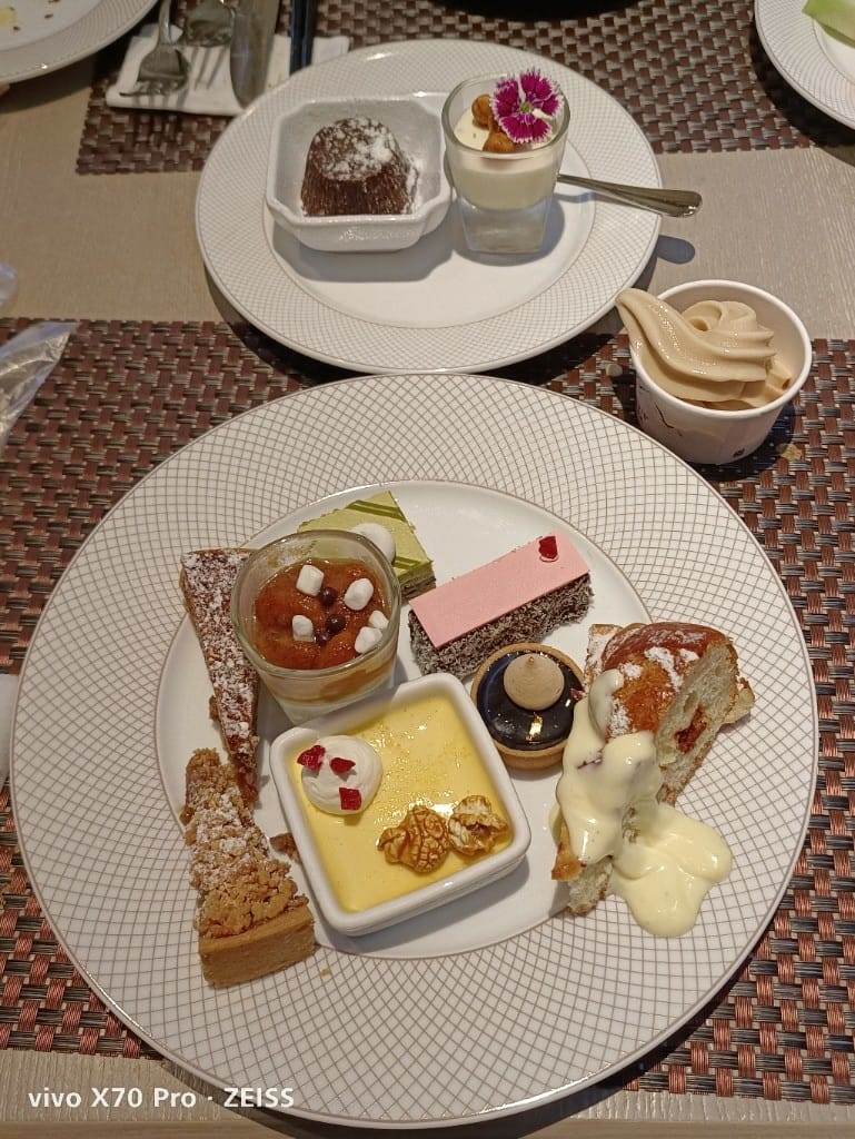 【台北吃到飽】香格里拉遠企CAFE8訪，平日午餐買一送一
