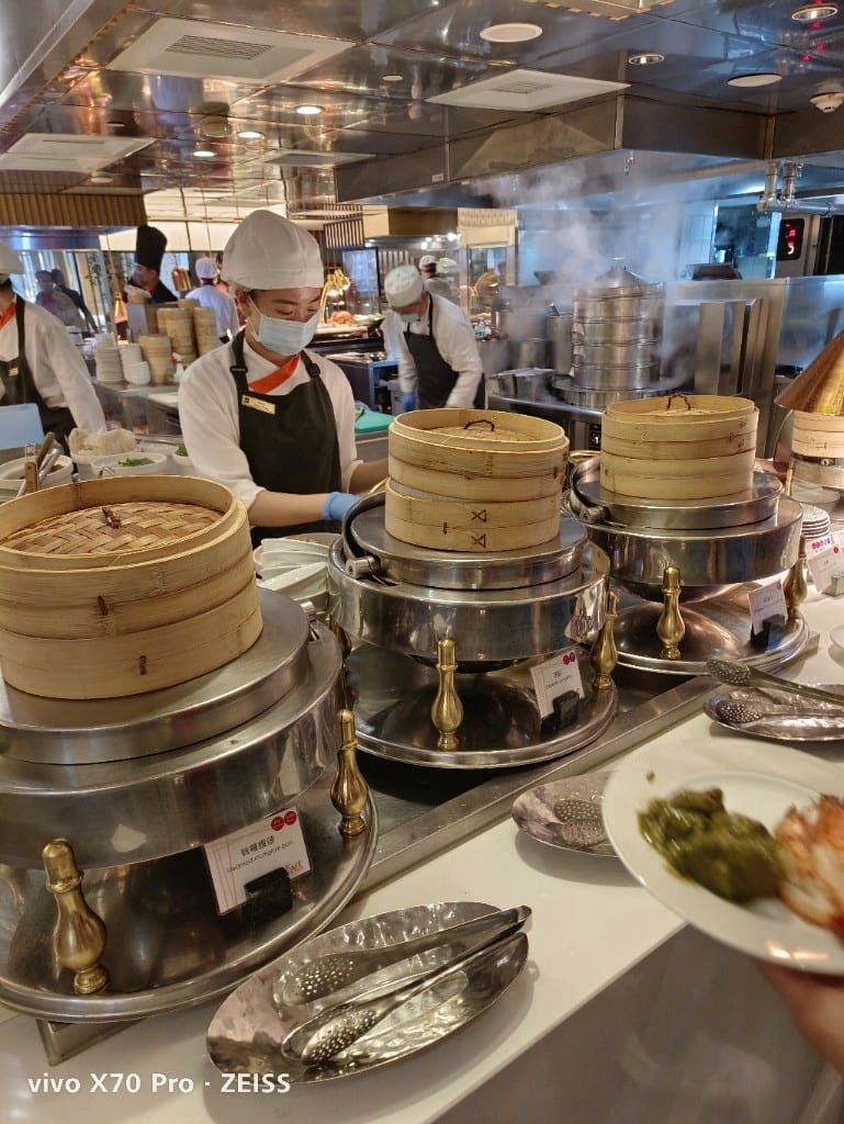 【台北吃到飽】香格里拉遠企CAFE8訪，平日午餐買一送一