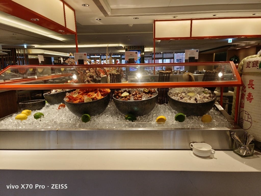 【台北吃到飽】香格里拉遠企CAFE8訪，平日午餐買一送一