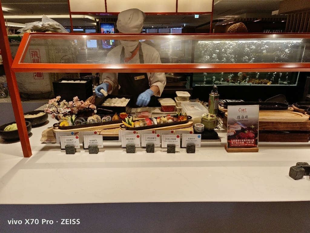 【台北吃到飽】香格里拉遠企CAFE8訪，平日午餐買一送一
