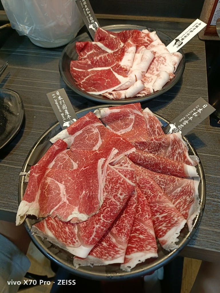 【新莊吃到飽】 武鶴個人鍋(新莊加盟店)，來試試和牛自由！